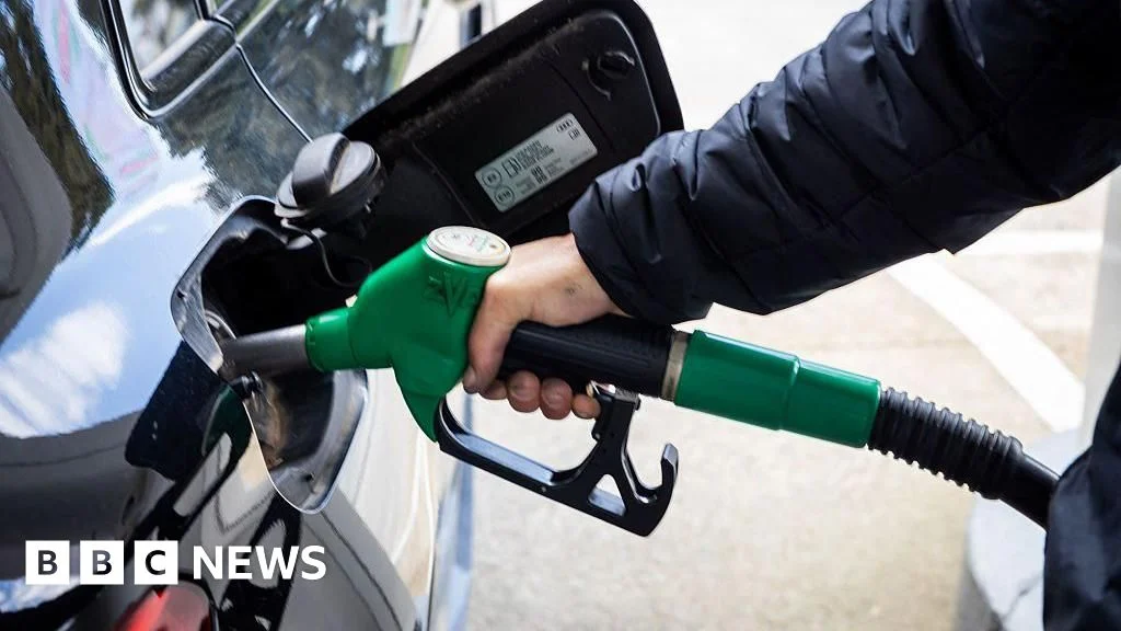 Global Markets Rebound as Trump Announces "Productive" US-Iran Talks, Halting Oil Price Surge