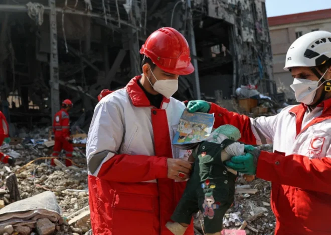 Missile Strikes from Iran Cause Extensive Damage and Casualties in Central Israel Amid Escalating Conflict