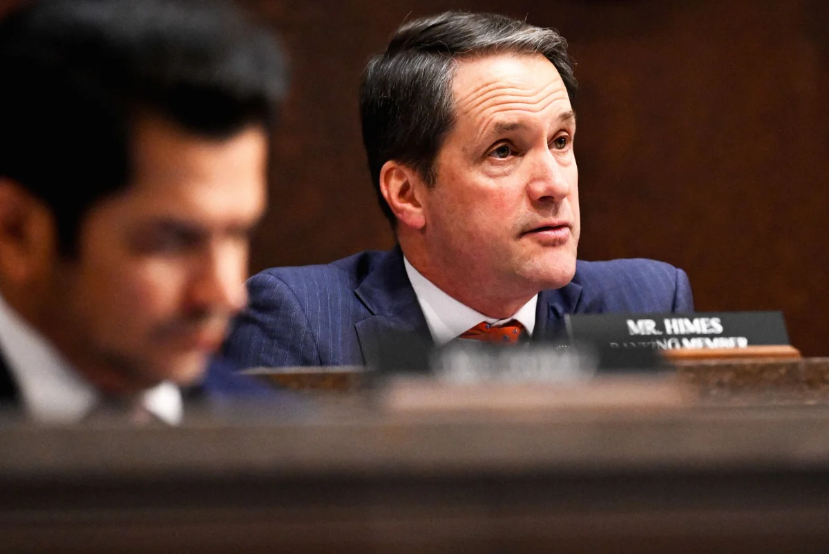 Representative Jim Himes Faces Internal Democratic Backlash Over Push to Renew Warrantless Surveillance Powers