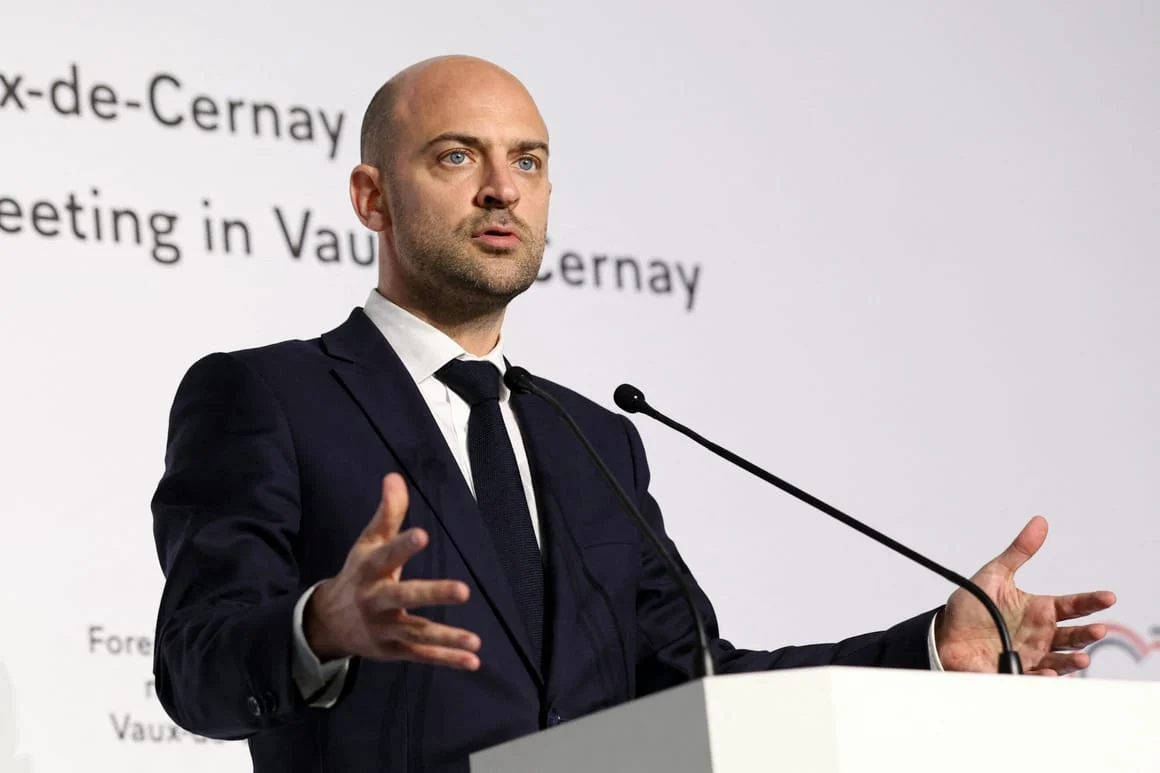 France leads diplomatic push at United Nations for resolution to reopen the Strait of Hormuz amid escalating regional tensions