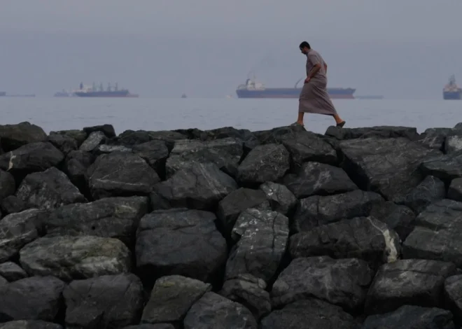 Iran Recloses Strait of Hormuz and Fires on Commercial Vessels Amid Stalled Negotiations with United States