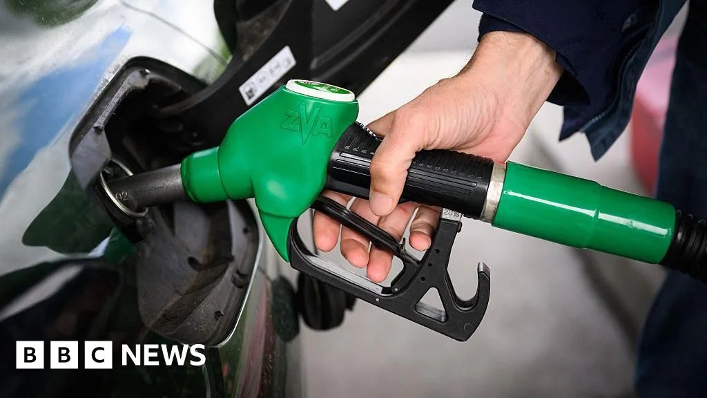 Oil Prices Plunge as Iran Declares Strait of Hormuz Open Amid Ceasefire, Global Markets Rally Cautiously