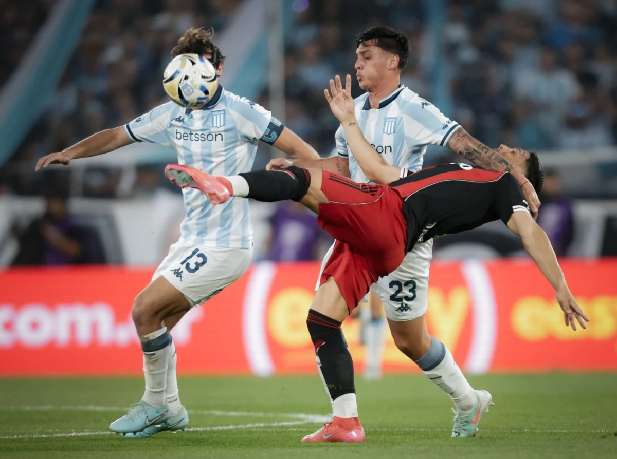 River Plate Secures Crucial Victory Over Racing Club in Tense Apertura Tournament Encounter