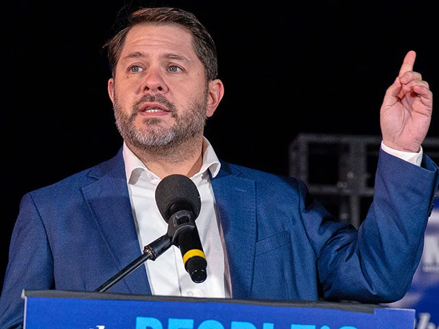 Senator Ruben Gallego Calls for Expulsion of Representative Eric Swalwell Amidst Sexual Assault Allegations, Leading to Swalwell’s Resignation