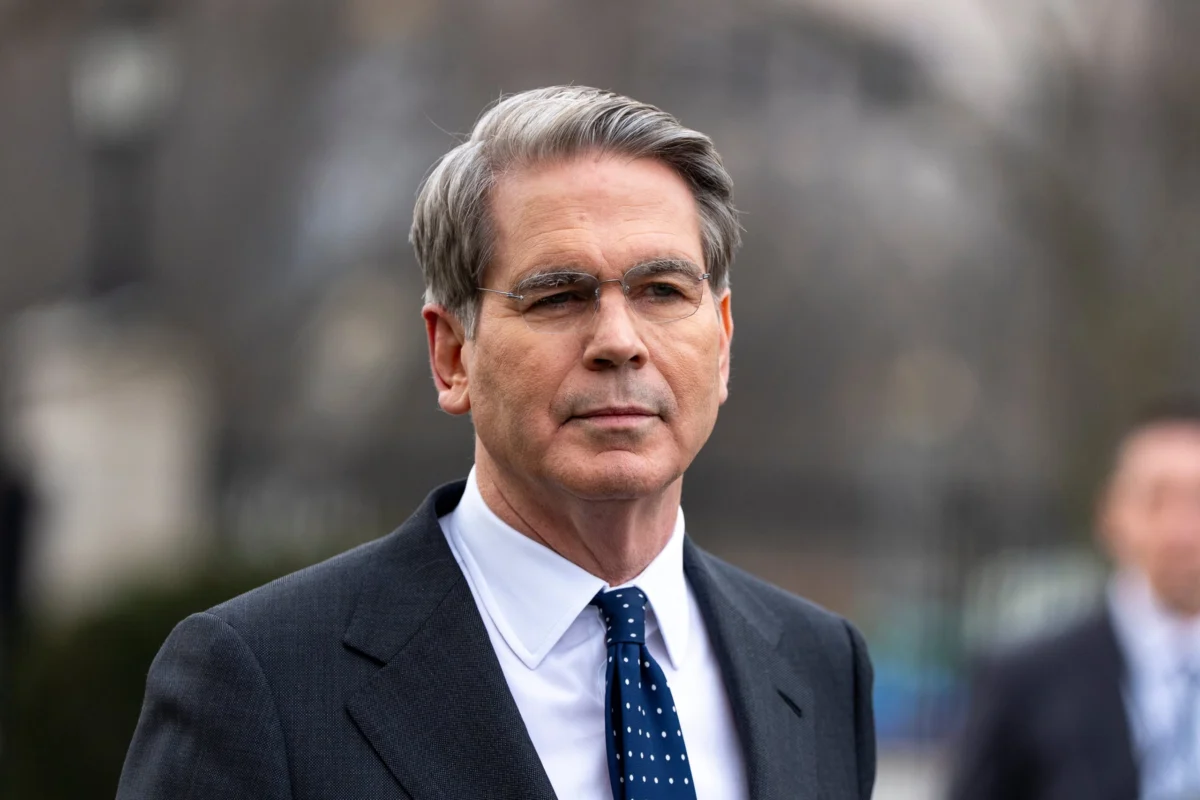 Trump Lashes Out at Meloni Over Iran Conflict, Amidst Escalating Regional Tensions