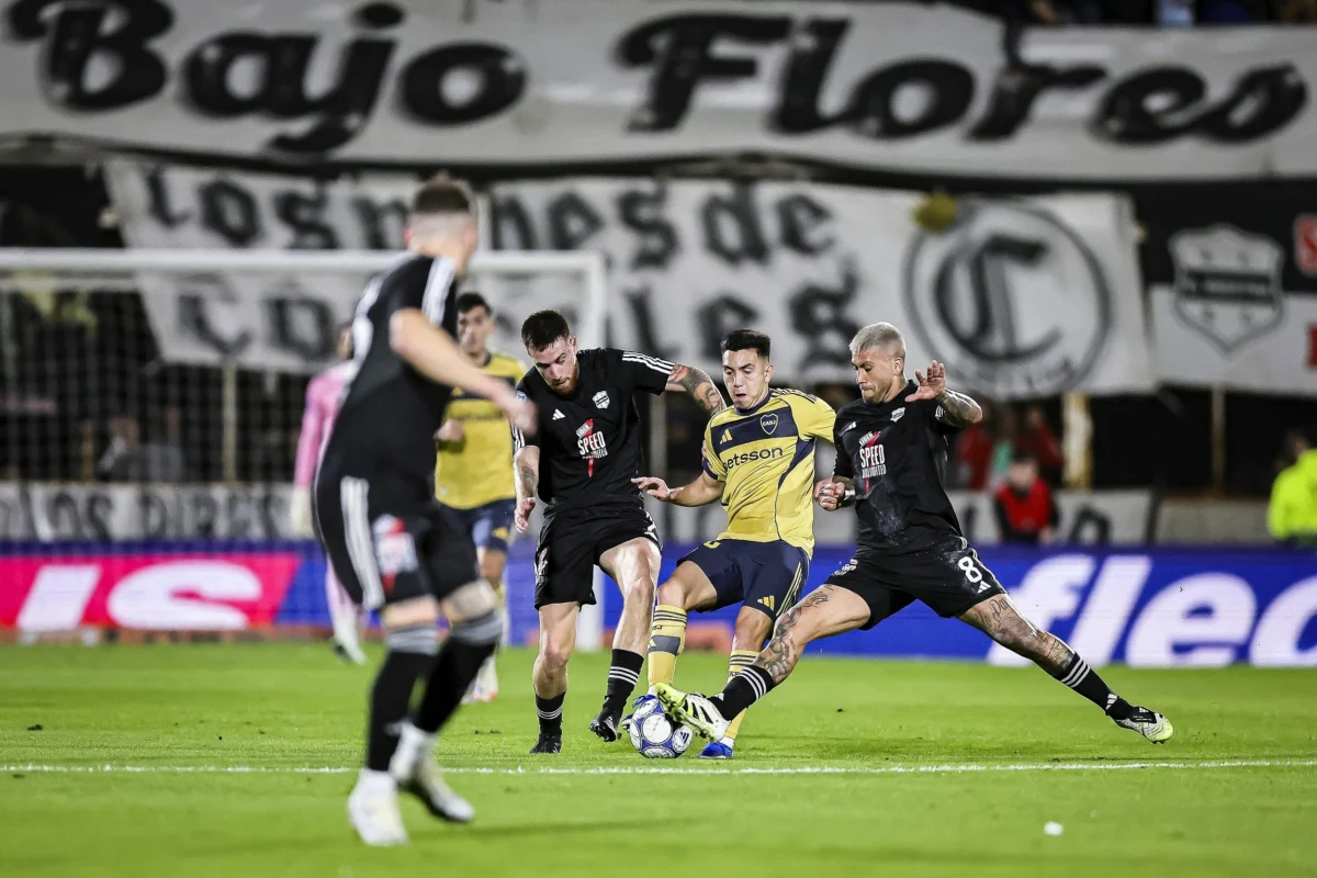 Deportivo Riestra Stuns Boca Juniors with a Dominant 3-0 Victory in Torneo Clausura Opener