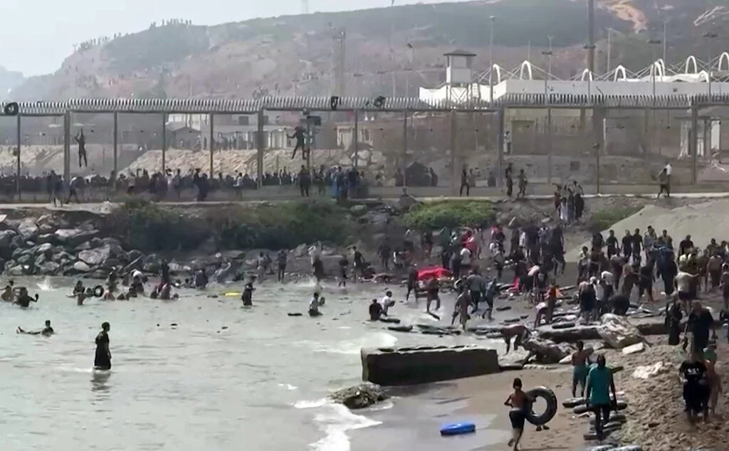 Italy Escalates Diplomatic Crisis Demanding Exclusion of Spain from Schengen Zone Following Mass Border Breaches in Ceuta