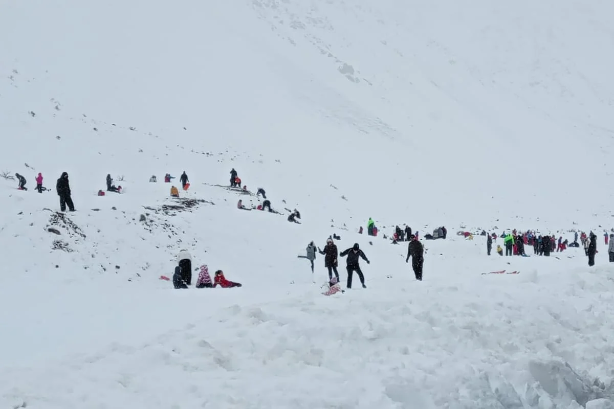 Mendoza: más de 20.000 turistas se acercaron a la nieve y mañana abrirán dos centros de esquí sobre la ruta 7