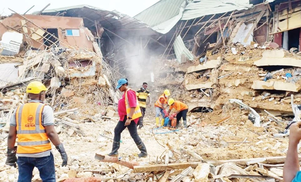 Tragedy at Elite Five Star Lodge: Two Confirmed Dead and Three Rescued Following Massive Building Collapse Near Federal Polytechnic Oko