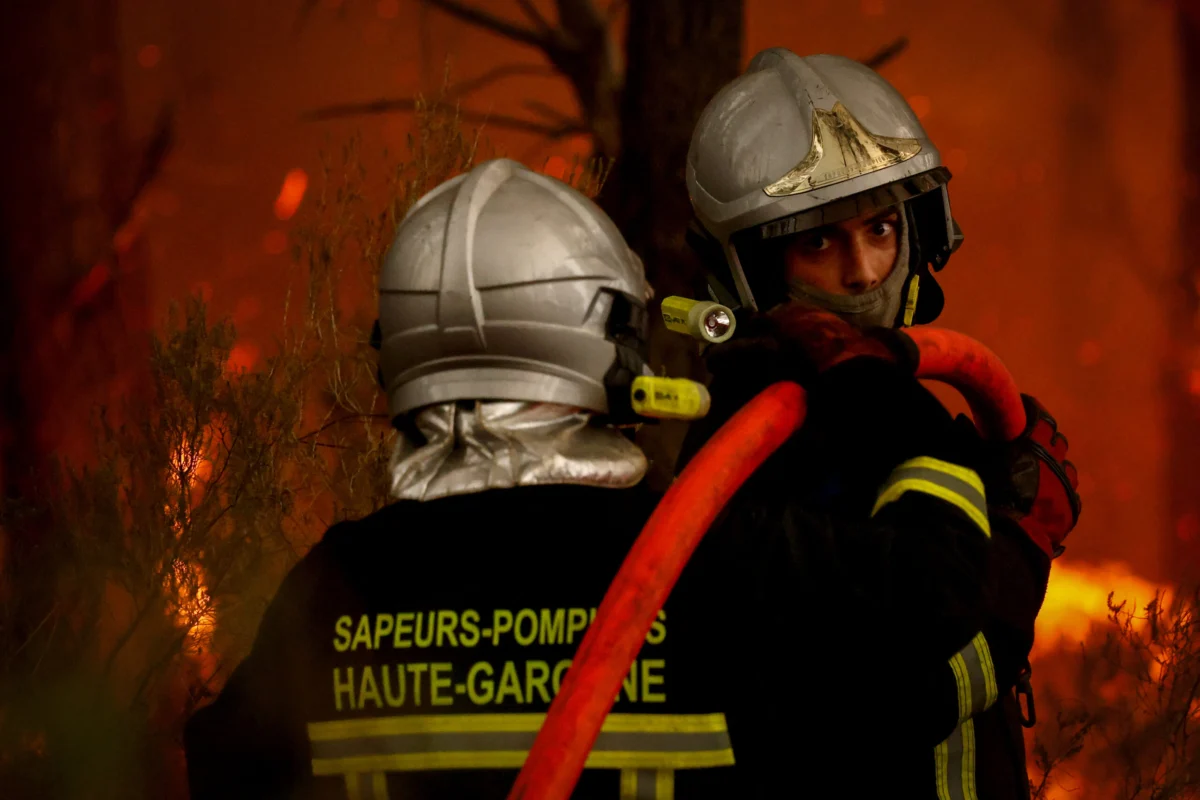 Wildfires Threaten France’s Strategic Defense Industrial Hub Near Bordeaux as Emergency Services Battle Unprecedented Blazes