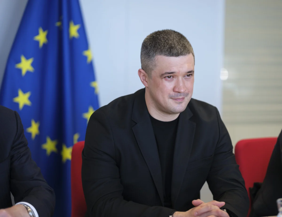 Zelenskyy Dismisses Defense Minister Mykhailo Fedorov Amid Major Cabinet Reshuffle in Ukraine