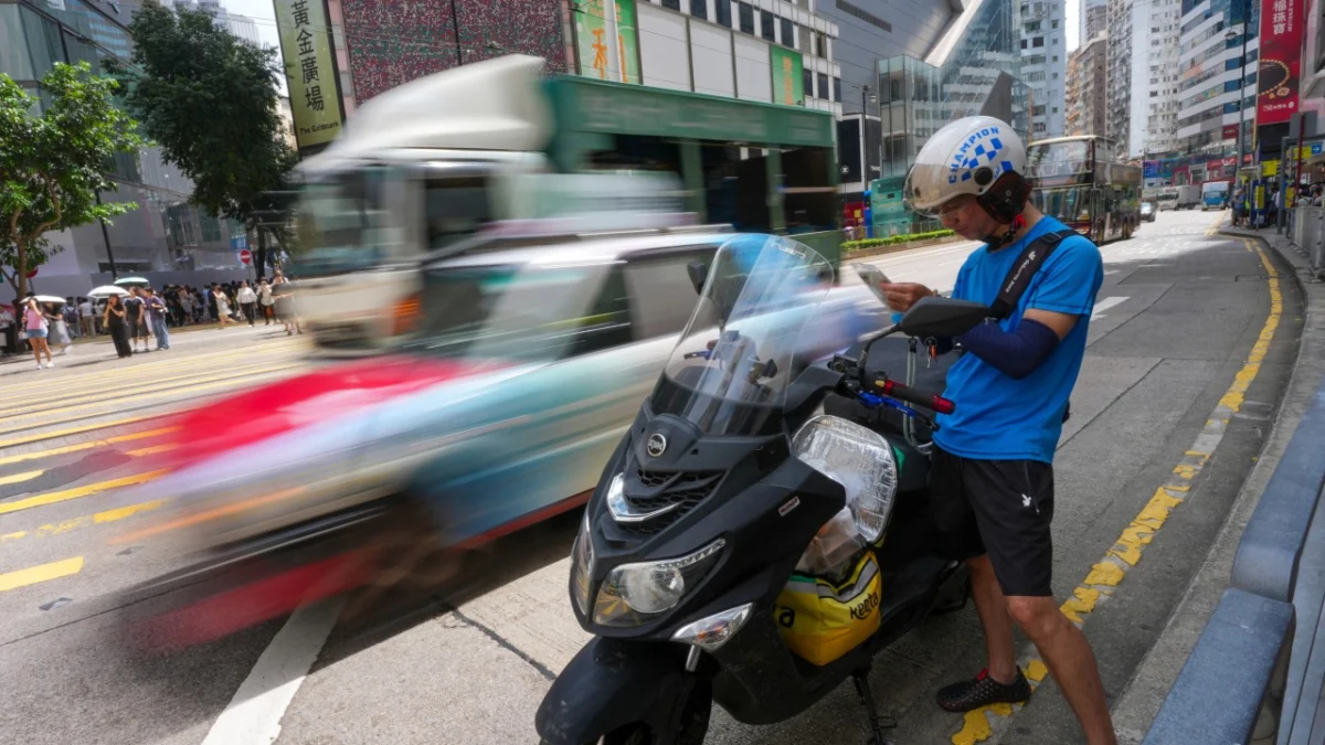Delivery Riders Demand Inclusion of Waiting Time in Proposed Compensation Scheme Amidst Growing Concerns Over Gig Worker Protections