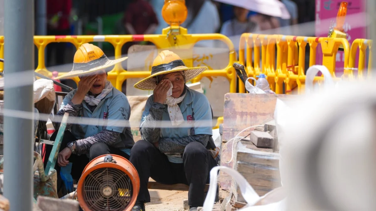 Hong Kong Labour Authorities Pledge Review of Heat Stress System Amid Record Temperatures