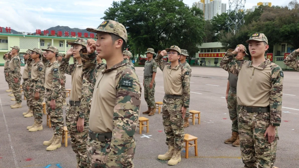 Hong Kong Students Immerse in PLA Military Life During Annual Summer Camp