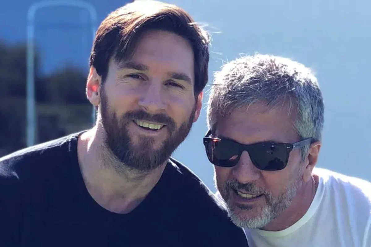Lionel Messi Arrives in Rosario for Private Farewell to His Father