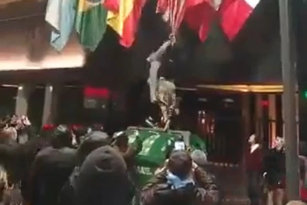 Protesters Set US Flag Ablaze Near Congress Amidst Heated Debate Over Property Law